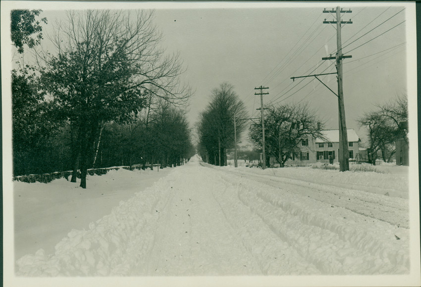 Maple Ave., showing Capson (?) House, Shrewsbury, Mass., 1909