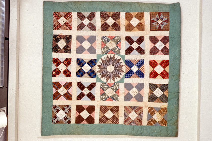 album-quilt-historic-new-england